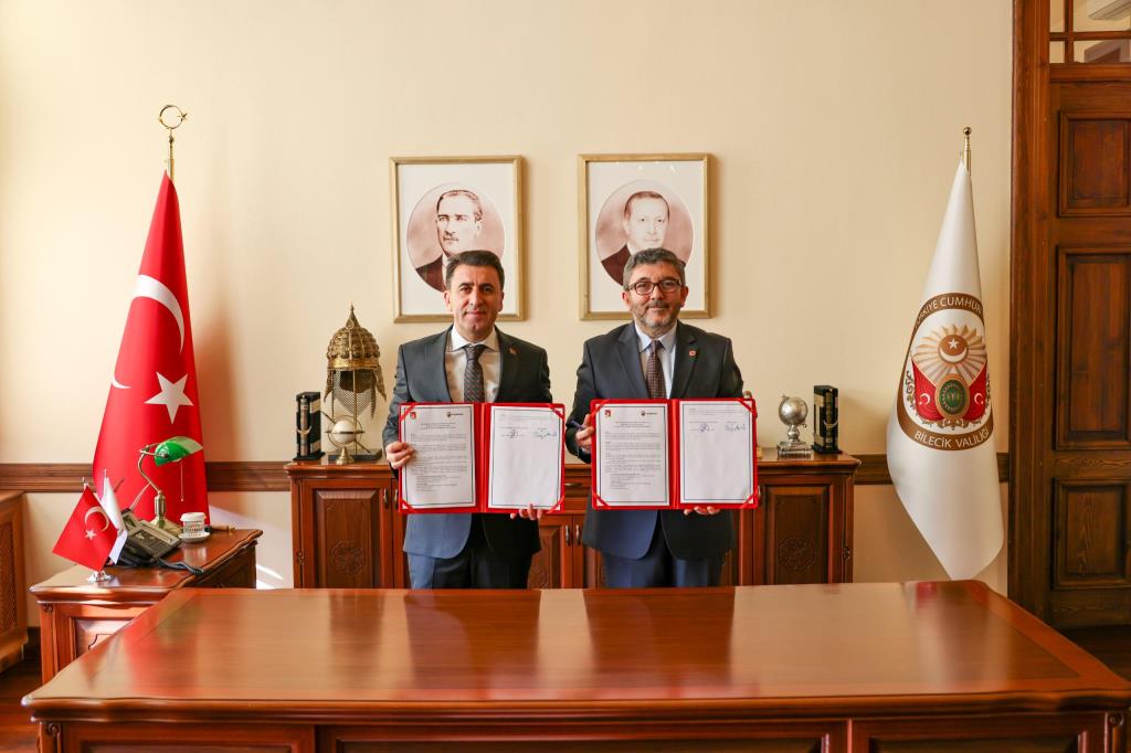 Bilecik Valiliği ve Üniversitemiz Arasında Lisansüstü Eğitim İş Birliği Protokolü İmzalandı